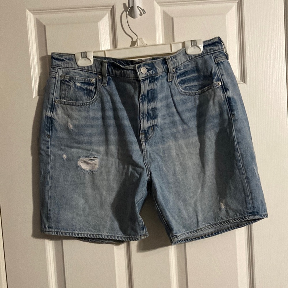Light Blue Distressed Denim Jean Shorts from The Gap. Size 14 / 32